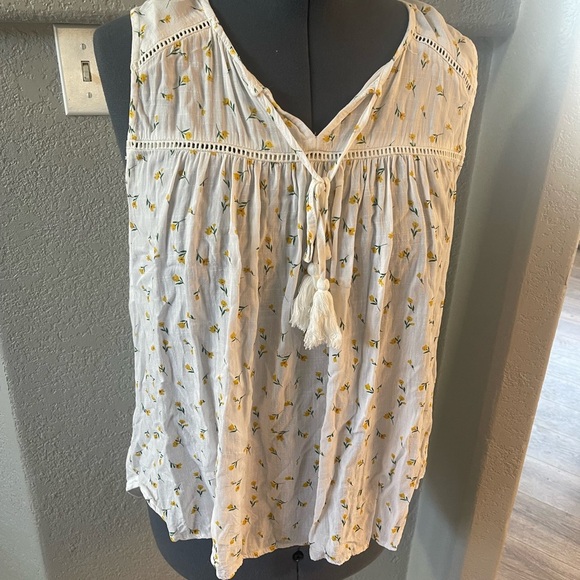 Floral Tank - Picture 1 of 4